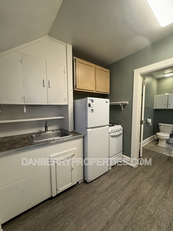 Foto del edificio - 915 N Main St