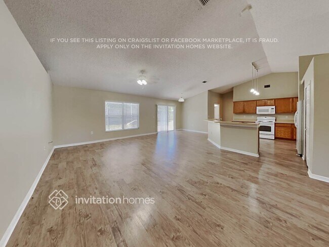 Foto del edificio - 1348 Wildberry Ln
