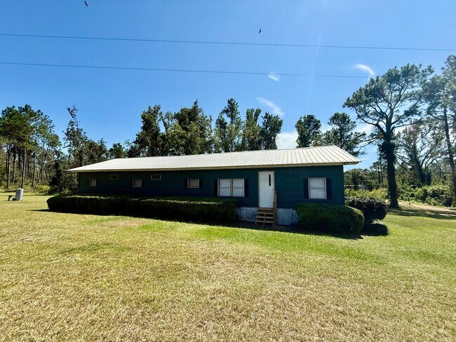 Foto del edificio - 662 Newsome Rd