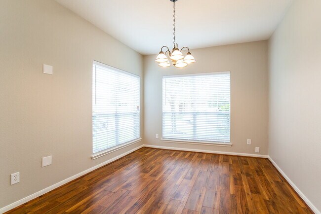 Building Photo - 1815 Adriana Ln