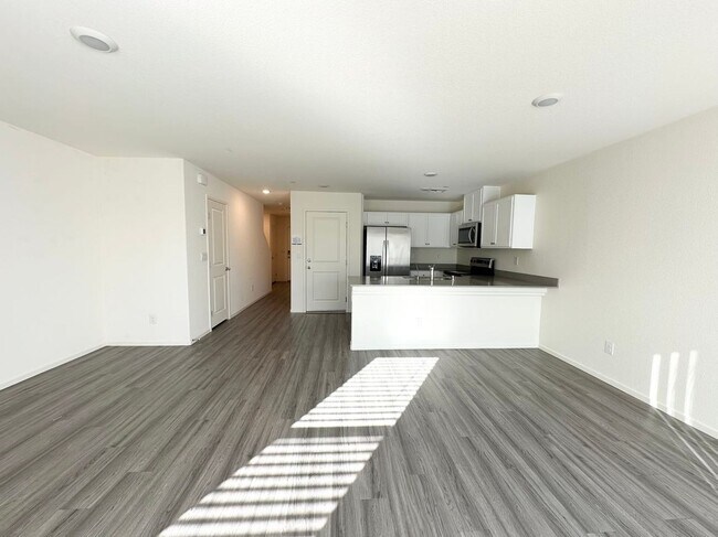 Building Photo - 4495 Honey Hls Ave