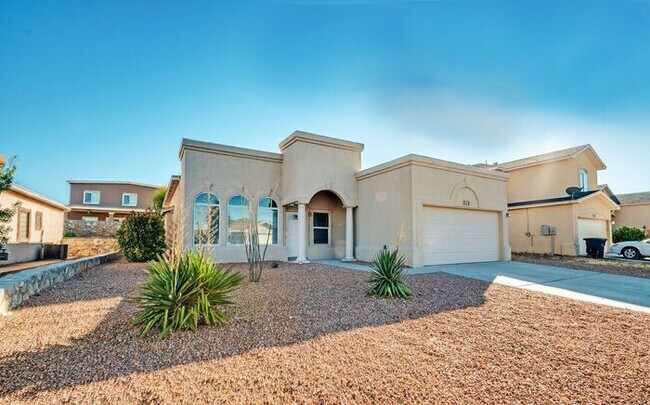 Foto del edificio - Gorgeous and Spacious Eastside Home for Rent with Refrigerated Air!