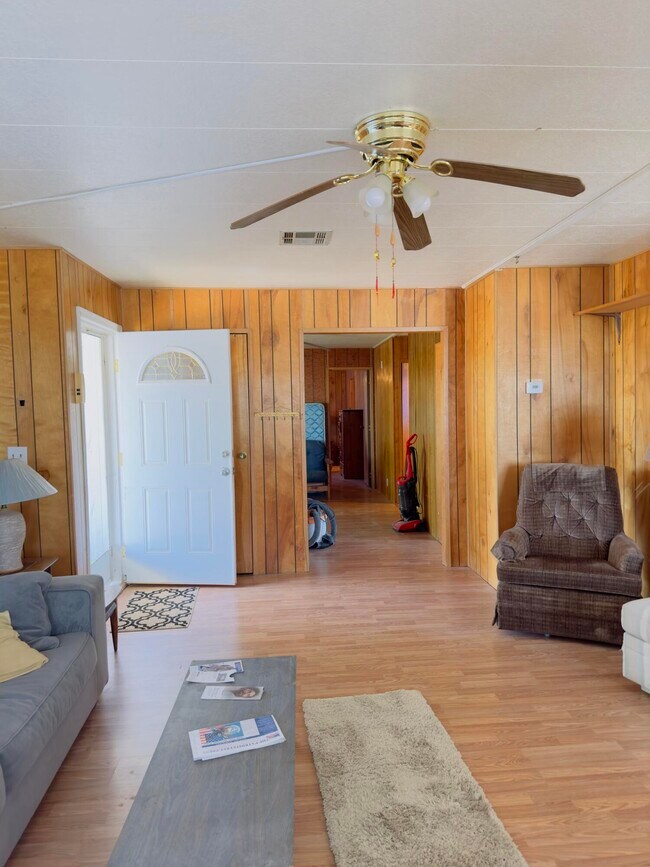 Building Photo - 1813 Riviera Dr