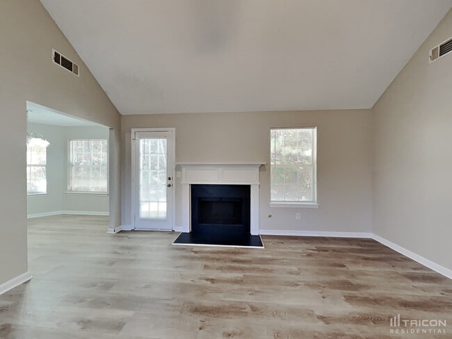 Building Photo - 5515 Sapphire Cir