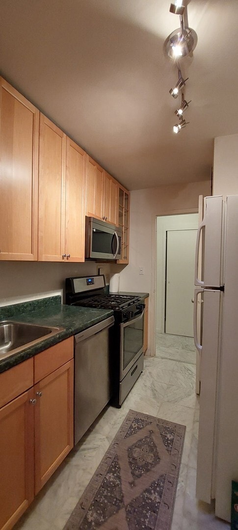 Foto del edificio - 3950 N Lake Shore Dr