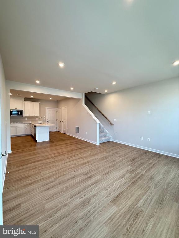 Building Photo - 8739 Plantation Ln