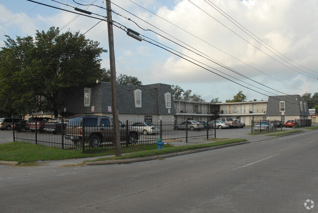 Building Photo - 735 W Cavalcade Apartments
