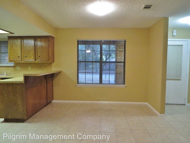 Building Photo - 3 br, 2 bath House - 405 Lakeway Drive