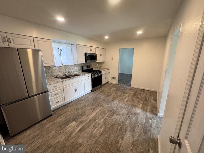 Foto del edificio - 176 Chapel Dr