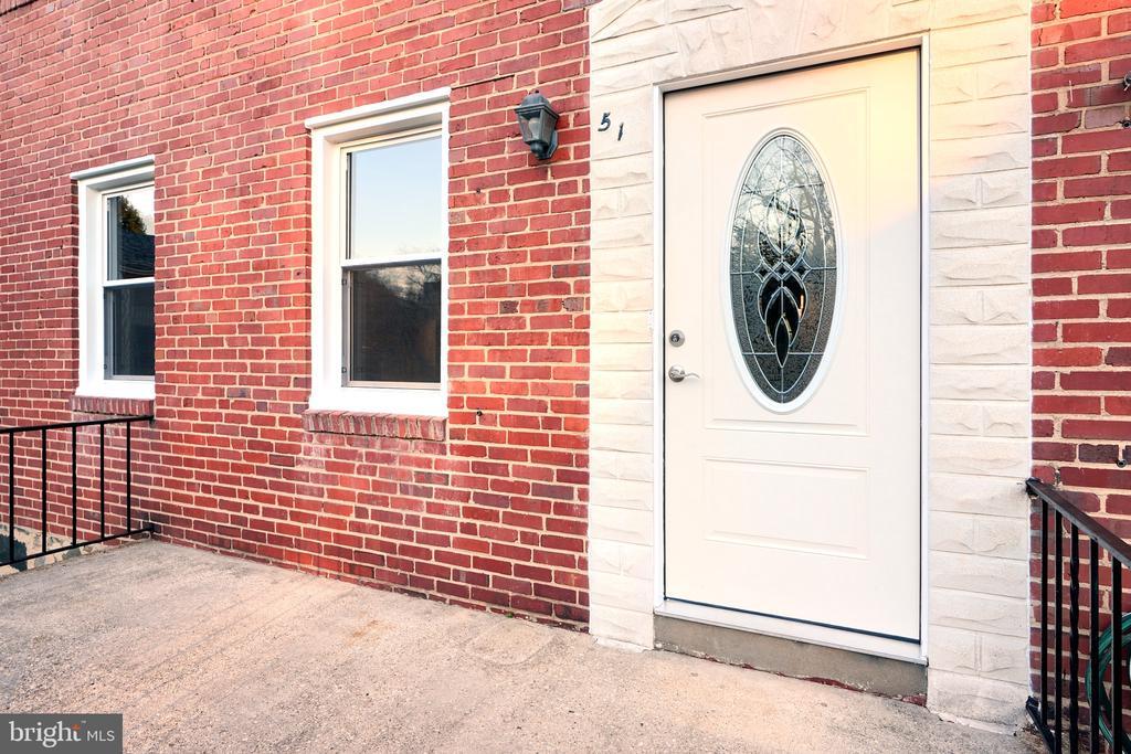 Primary Photo - 51 Briarwood Rd