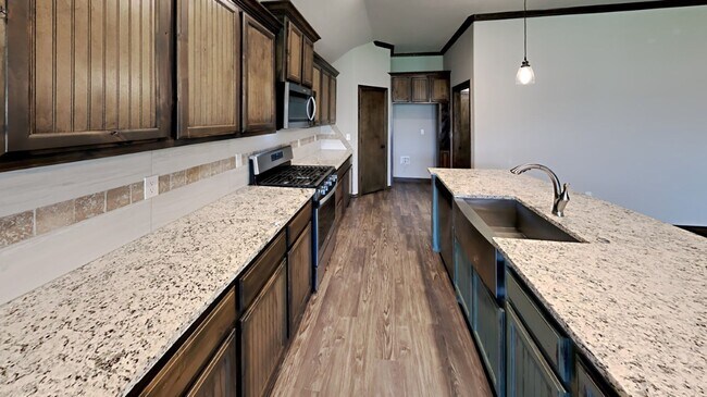 Building Photo - Very Beautiful Home in Mustang School Dist...