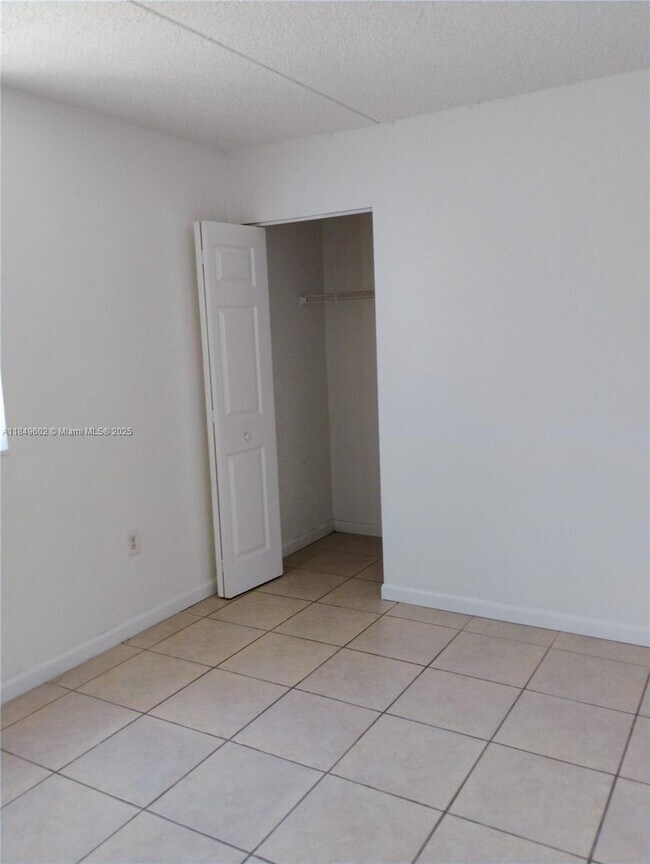Foto del edificio - 6045 NW 186th St