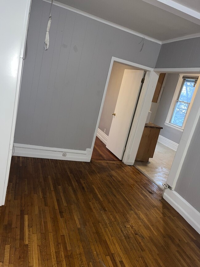 Building Photo - 617 Maryland Ave E