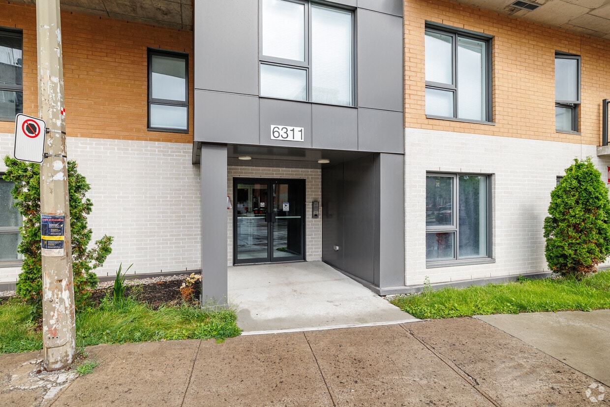 Building Photo - 6311a Boul Gouin O