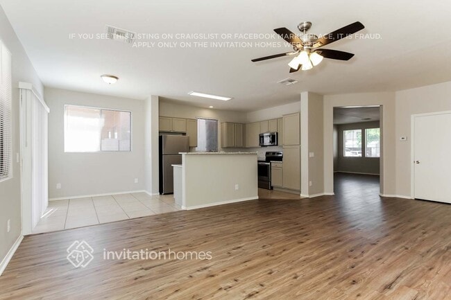 Building Photo - 9526 W Minnezona Ave