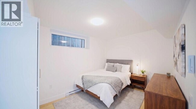 Photo du bâtiment - 2236 E 5th Ave