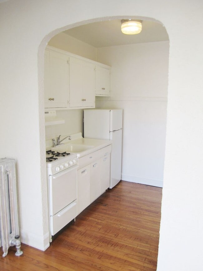 Interior Photo - Winthrop Manor