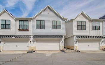 Building Photo - 6420 Highland Pine Ln