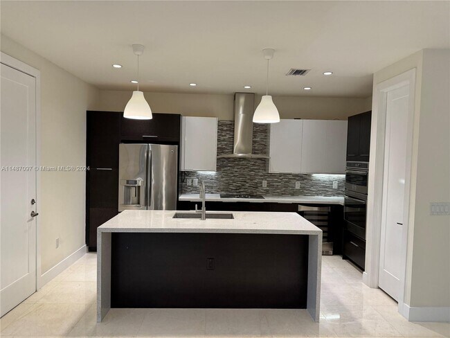 Foto del edificio - 6406 NW 104th Path