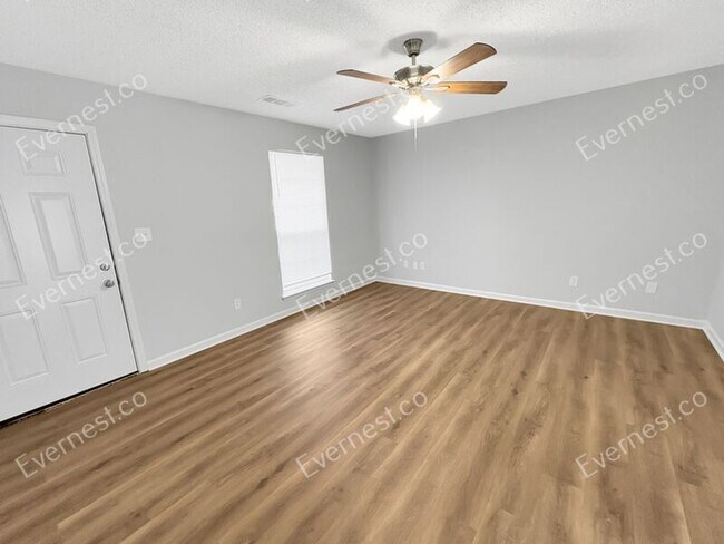 Foto del edificio - 213 Sherwood Loop