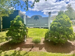Building Photo - 9 Wyndover Woods Ln