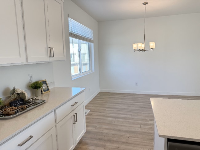 Foto del edificio - 548 900 W