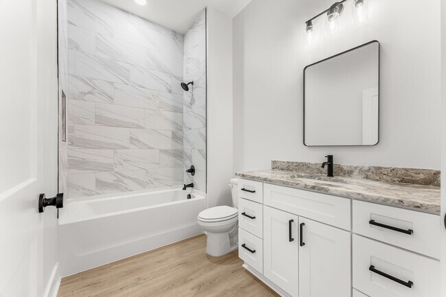 Building Photo - Water Oak