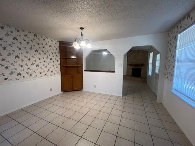 Foto del edificio - Spacious 3/2 in Midway ISD