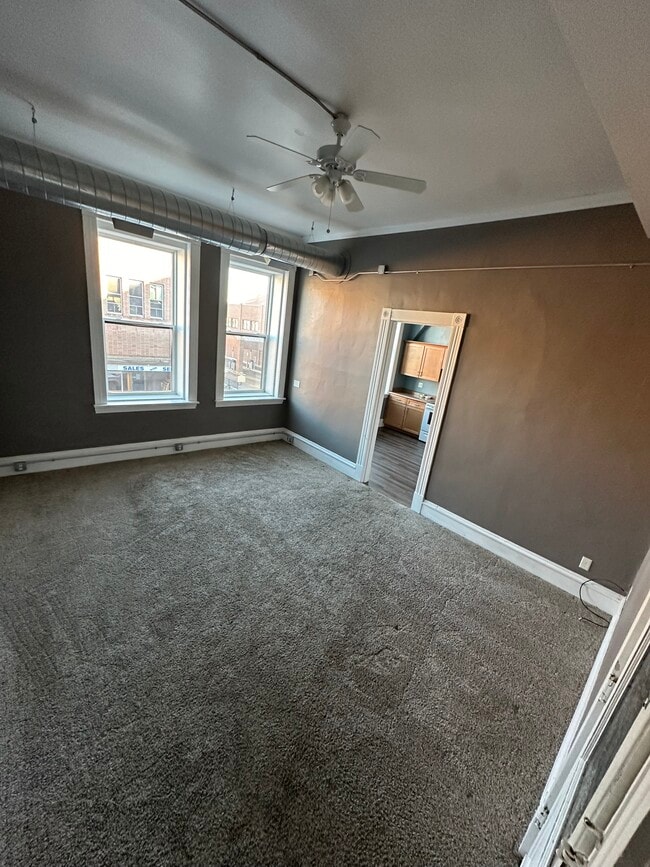 Building Photo - 121 W Lincoln Ave