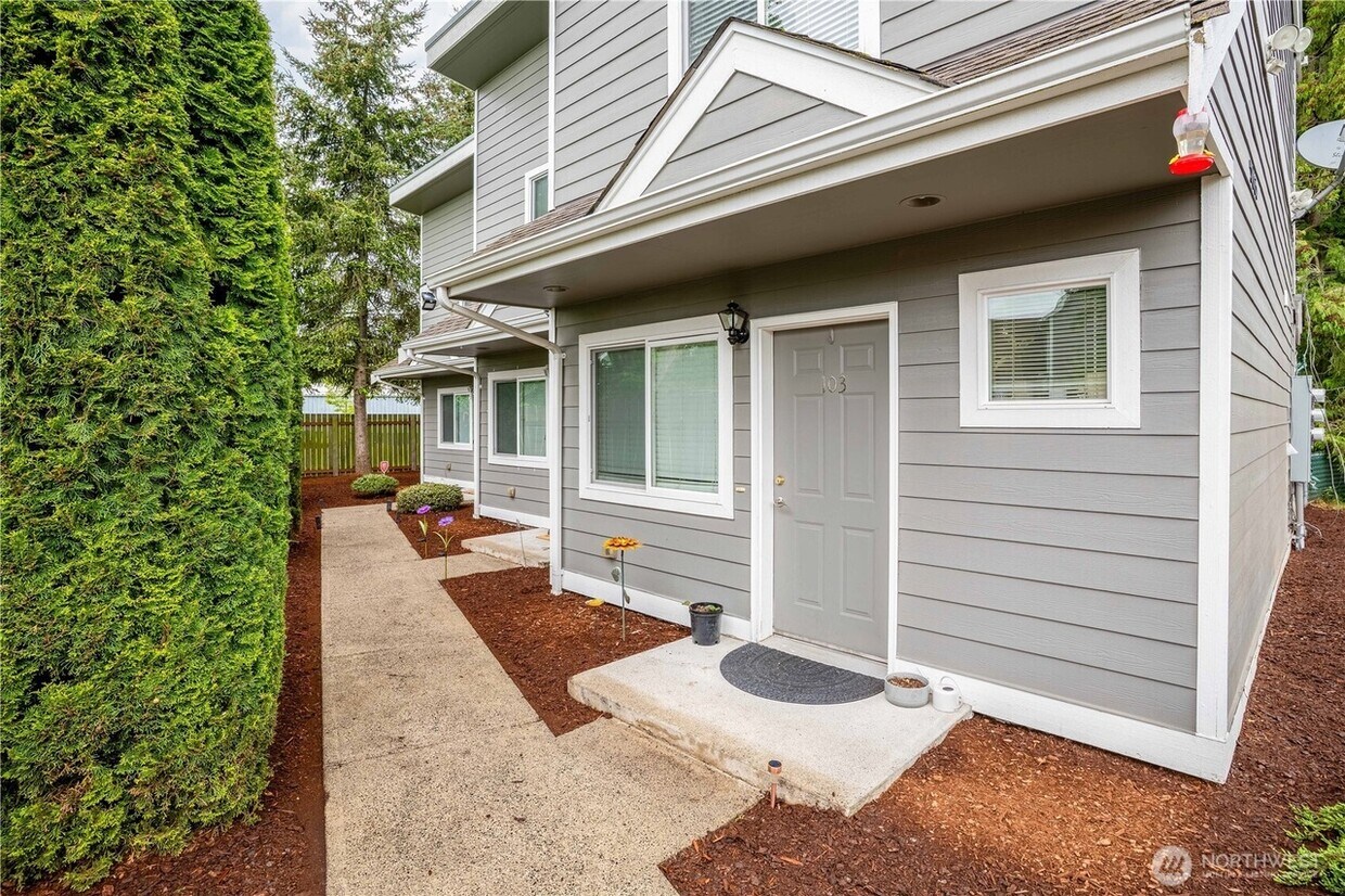 Foto principal - 5863 Cedar Street