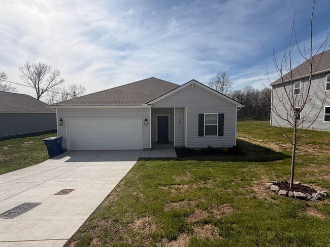 Beautiful 3 Bed 2 Bath New Construction Home in Shelbyville - Beautiful 3 Bed 2 Bath New Construction Home in Shelbyville