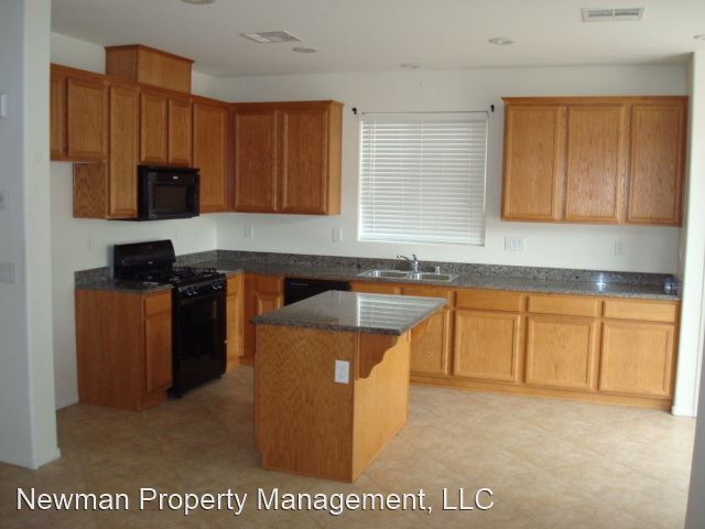 Building Photo - 10083 Hollis Mountain Ave