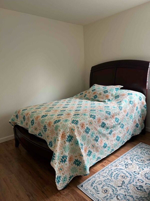 Foto del edificio - 1320 Rosana Way