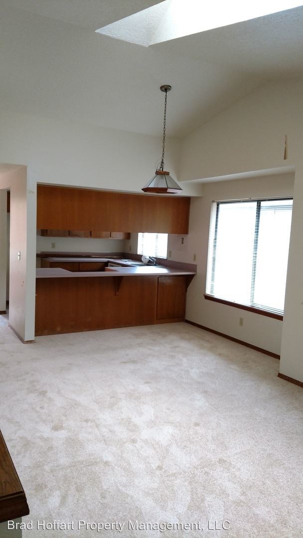 Building Photo - 5941-5943 SW Karla Ct