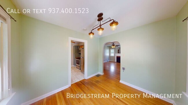 Building Photo - Inviting 3 Bedroom Home with Expansive Yar...