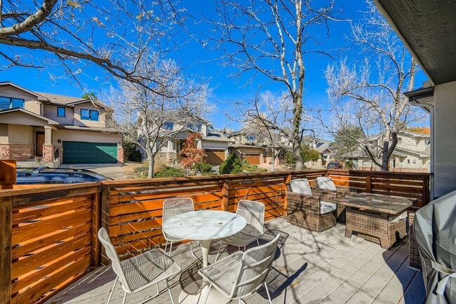 Foto del edificio - 932 Poplar Pl