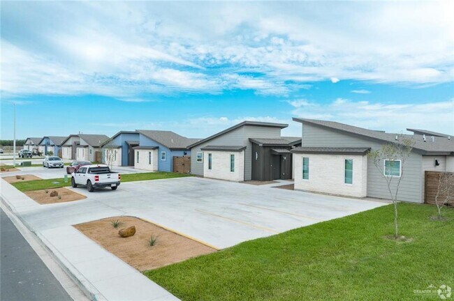 Foto del edificio - 24 Jenna Ln