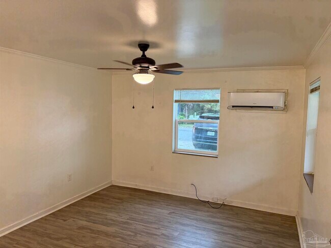 Building Photo - 107 Holmes Dr