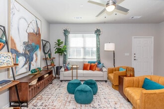 Building Photo - Virtu on Bagby Ave