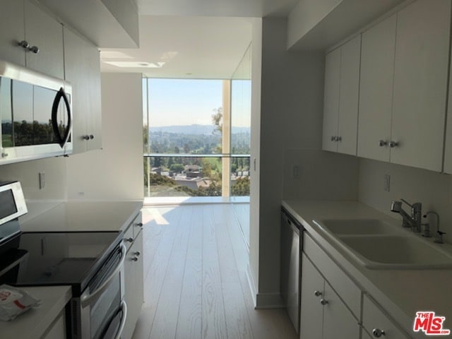 Building Photo - 2222 Avenue Of The Stars Ave