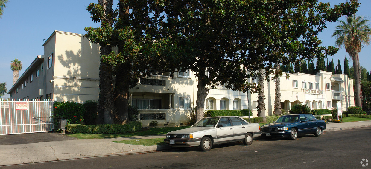 Murietta Apartments - Murietta Palms Apartments