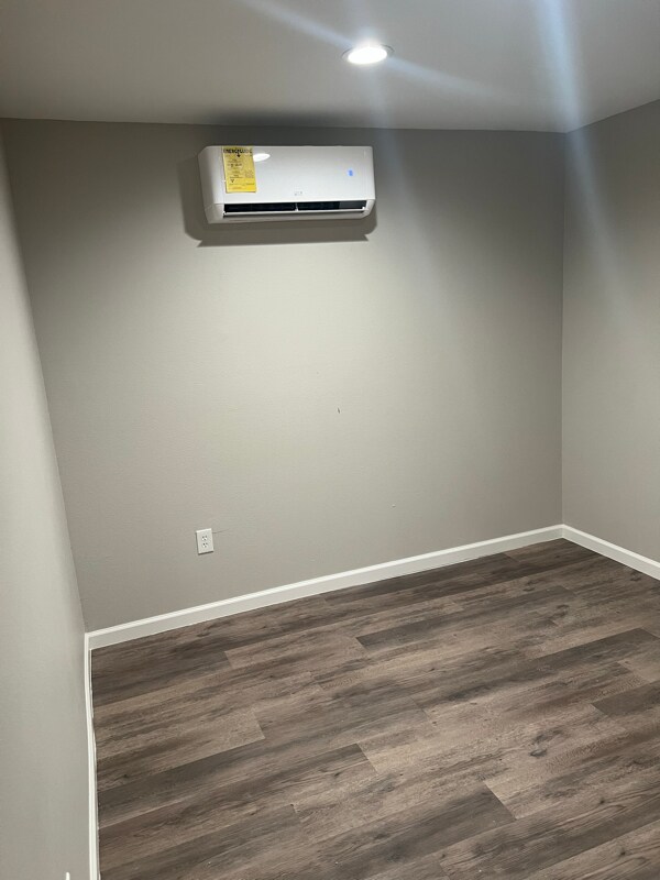 Foto del edificio - 301 E 7th St