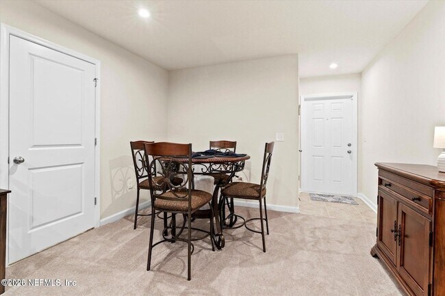 Foto del edificio - 5893 Creekside Crossing Dr