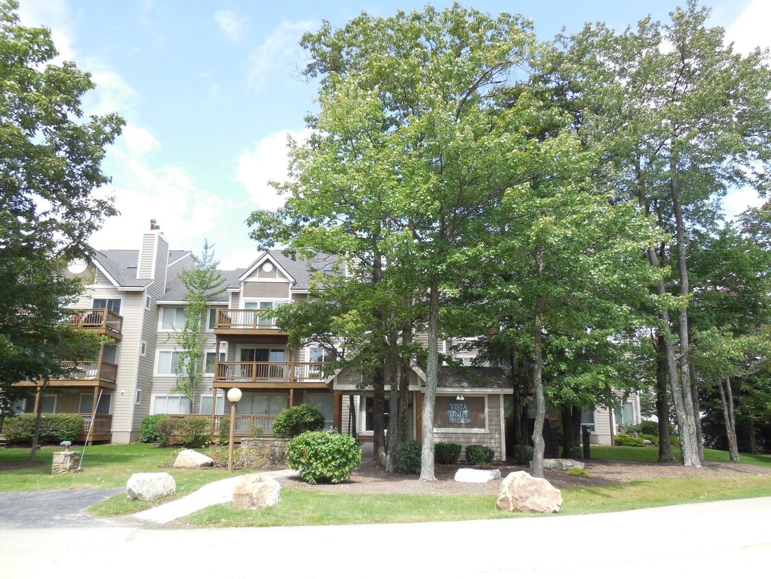 Main Building Entrance - Summer - 5320 Summit Dr