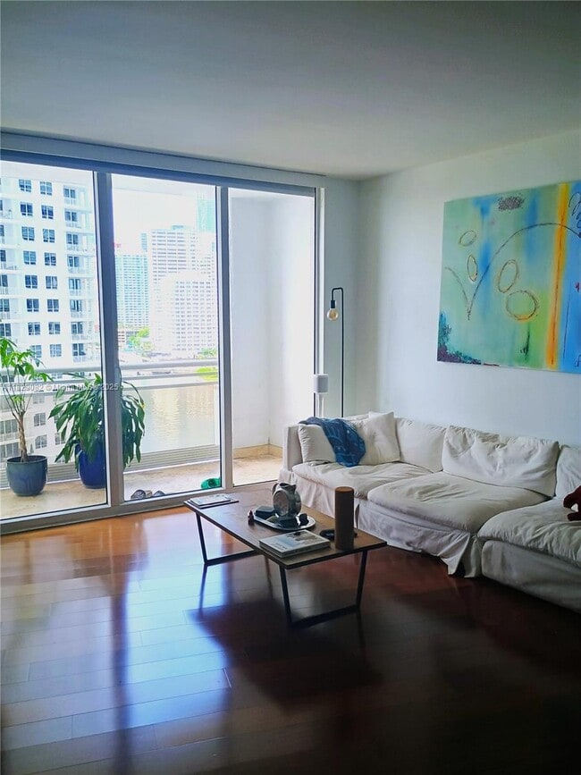 Building Photo - 901 Brickell Key Blvd