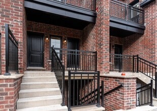 Building Photo - 153 Mary St