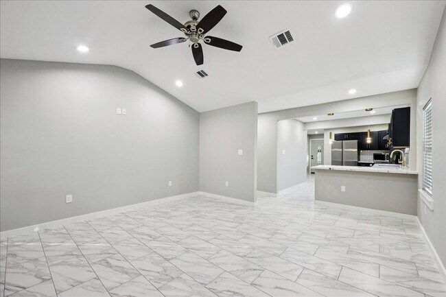 Foto del edificio - 378 Alabama Ave