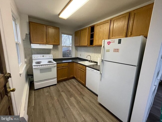 Building Photo - 925 Watson Rd