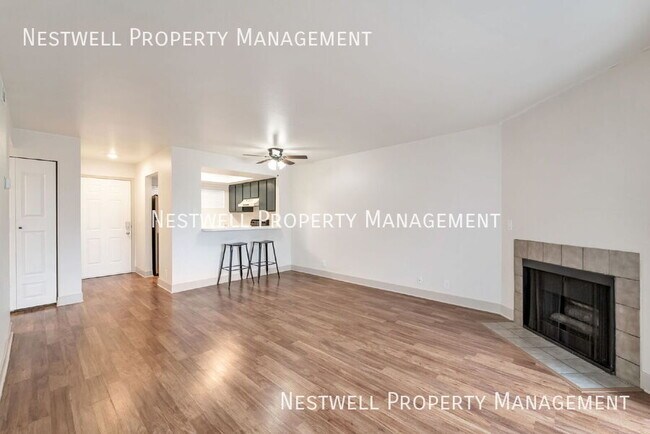 Foto del edificio - 925 Creekhill Ln