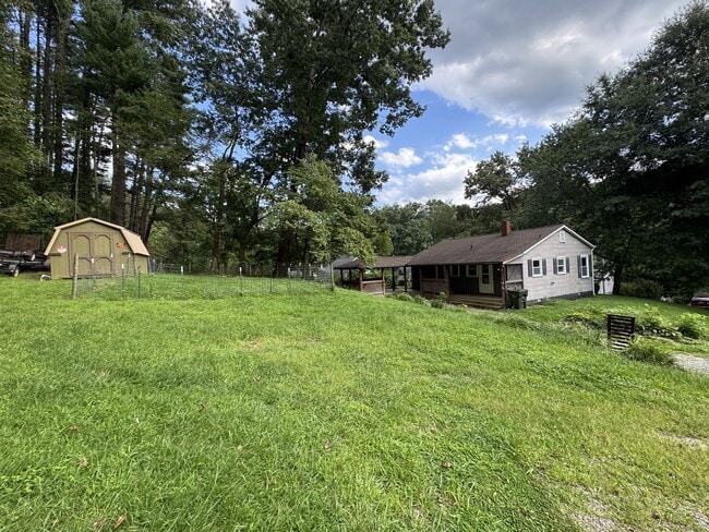 Photo - 319 Howell St (Waynesville, NC) House